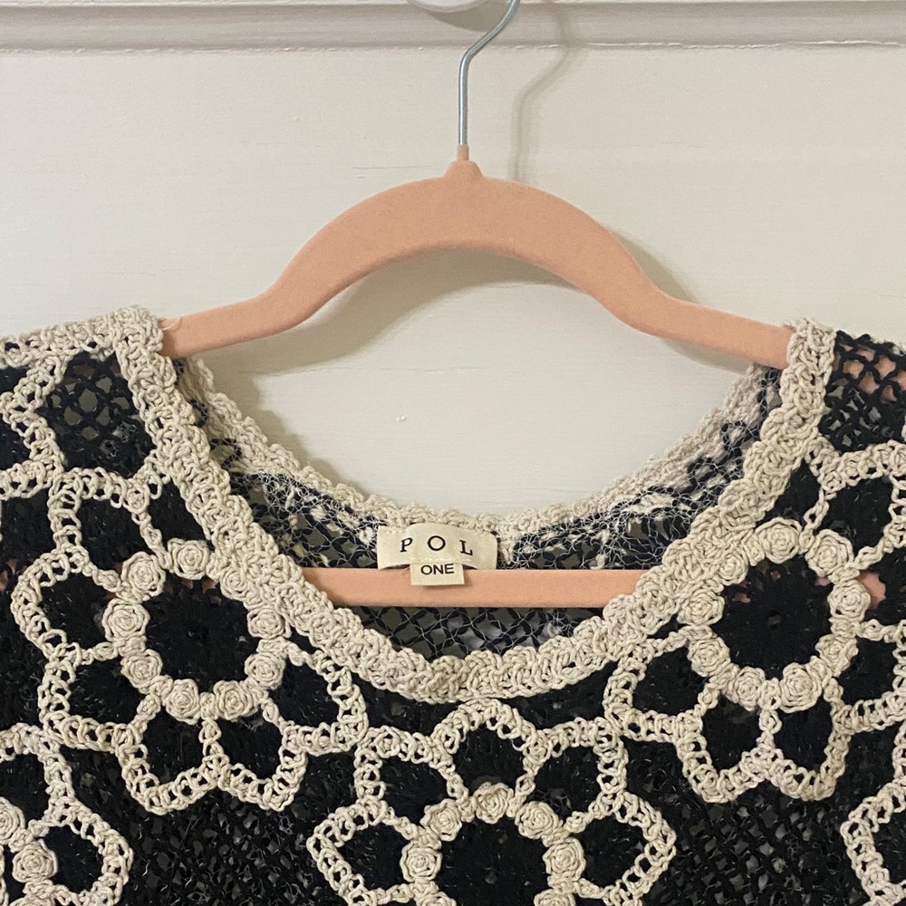 POL Black and Cream Floral Crochet Short-Sleeve Top - Picture 7 of 9